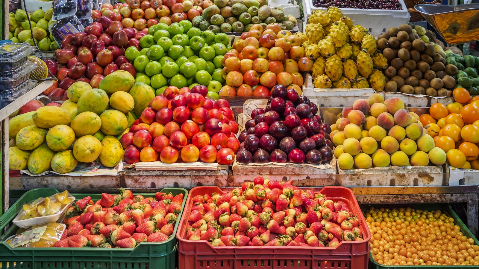 Fresh Okanagan fruit and vegetables at a farmers market stall in Vernon, BC